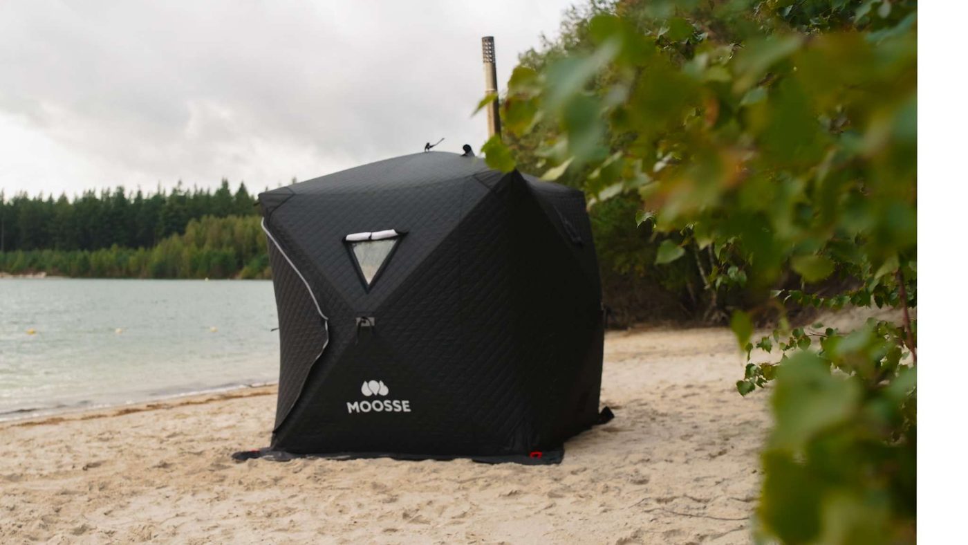 MOOSSE saunatent op het strand aan het water
